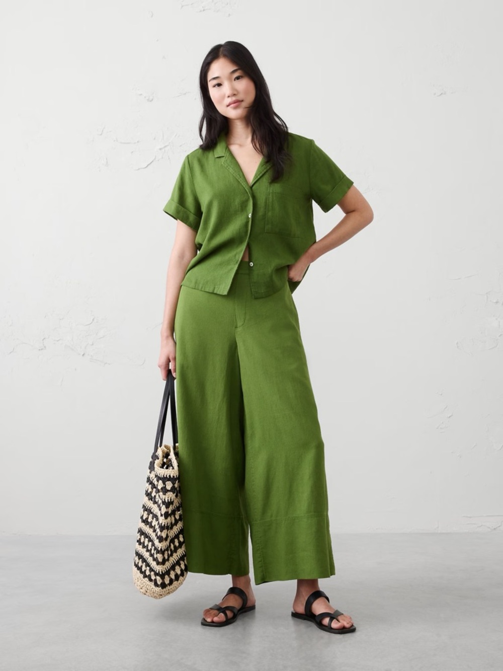 Banana Republic Factory wide leg linen blend pull-on cropped pants cactus green